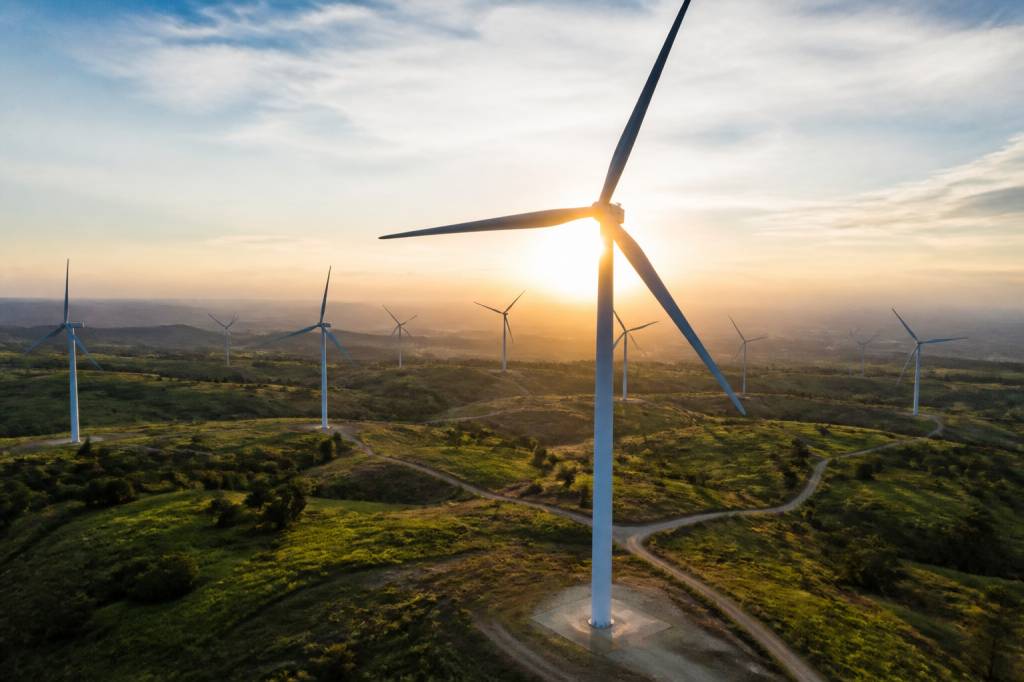 Como funciona a energia eolica e quais são seus benefícios para um futuro sustentável